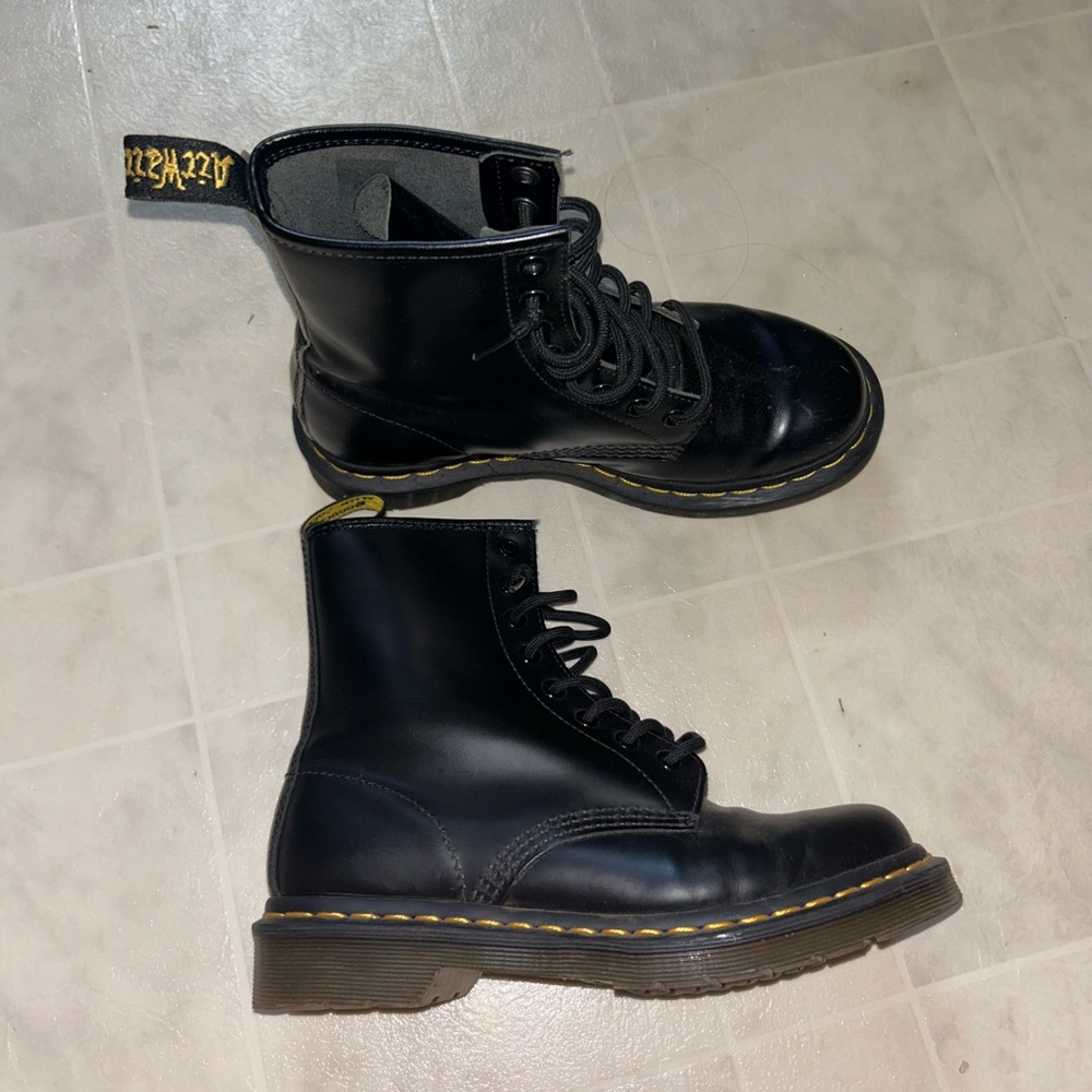 Doc Martin’s size women’s 7. Great condition!